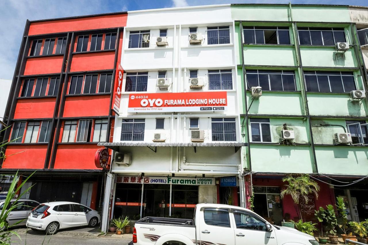 Oyo 44034 Furama Lodging House Kuching Kültér fotó