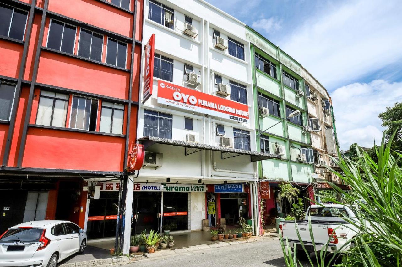 Oyo 44034 Furama Lodging House Kuching Kültér fotó