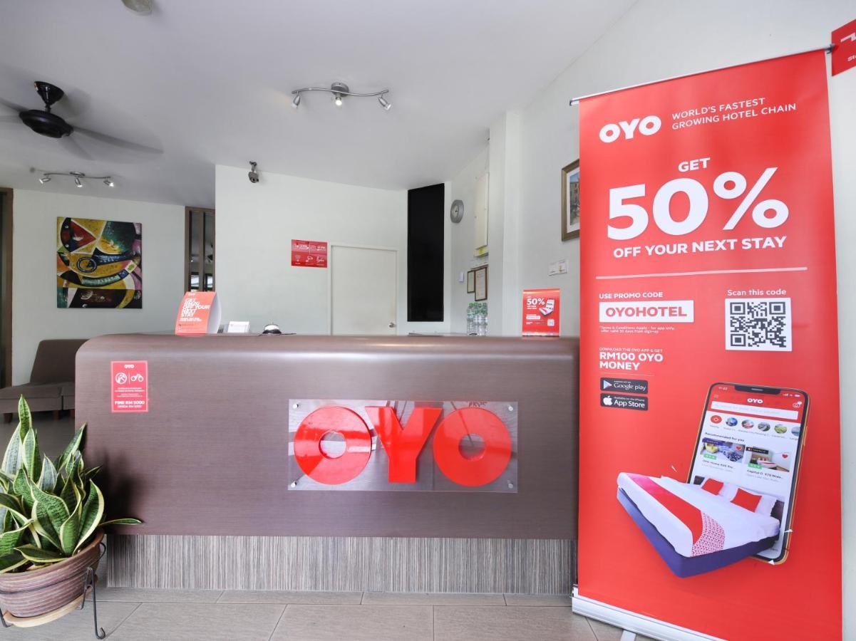 Oyo 44034 Furama Lodging House Kuching Kültér fotó