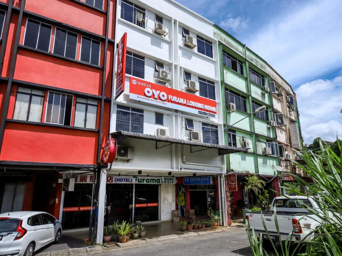Oyo 44034 Furama Lodging House Kuching Kültér fotó